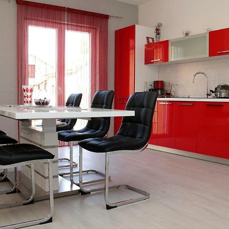 Apartmani Corleone Bilice Buitenkant foto