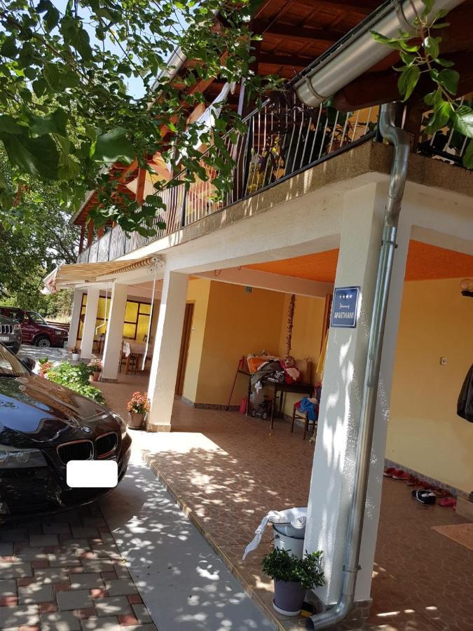 Apartmani Corleone Bilice Buitenkant foto