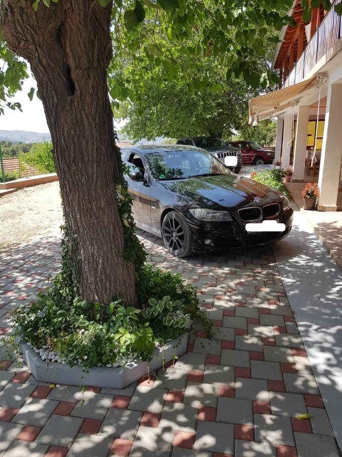 Apartmani Corleone Bilice Buitenkant foto