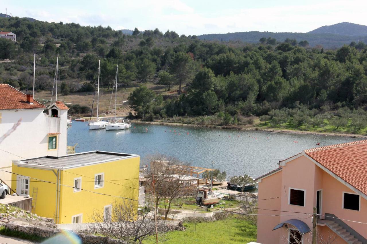 Apartmani Corleone Bilice Buitenkant foto
