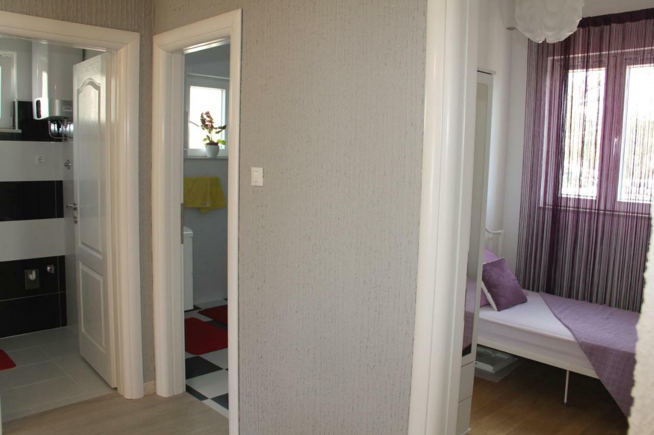 Apartmani Corleone Bilice Buitenkant foto