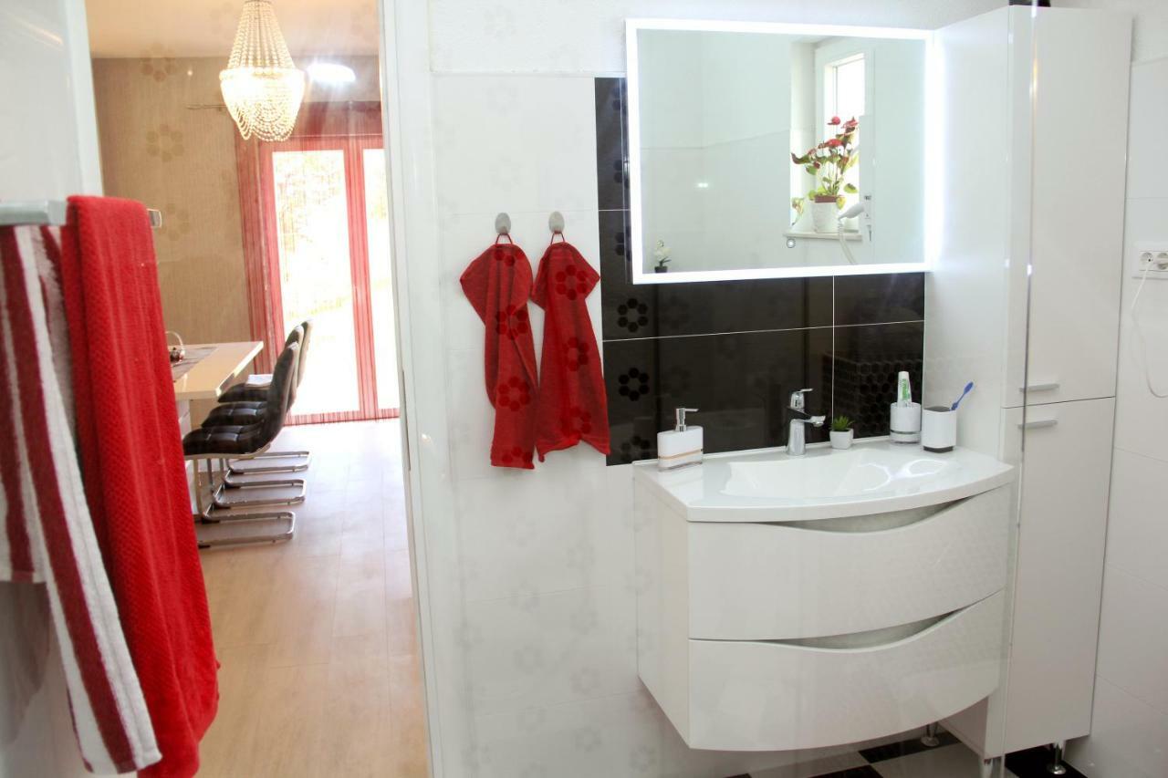 Apartmani Corleone Bilice Buitenkant foto