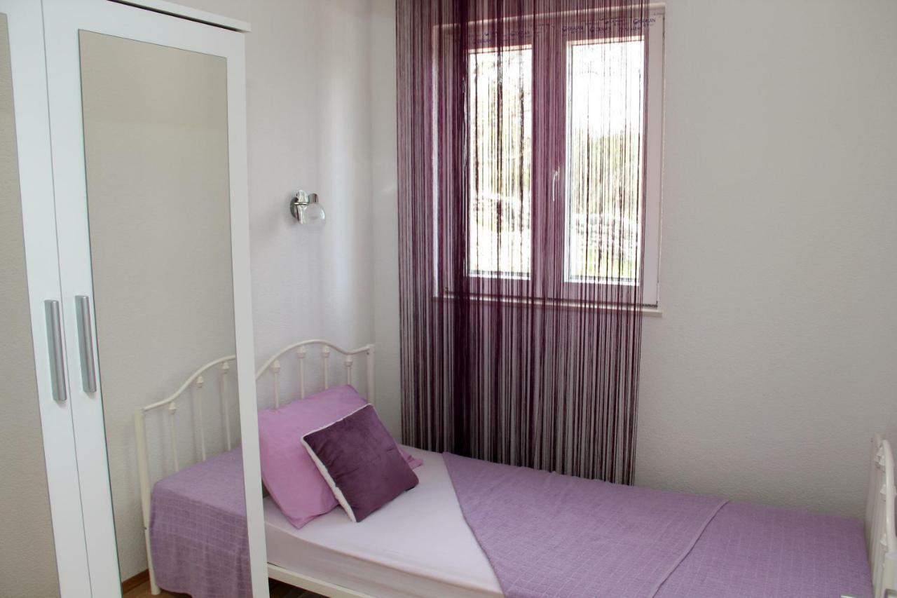 Apartmani Corleone Bilice Buitenkant foto