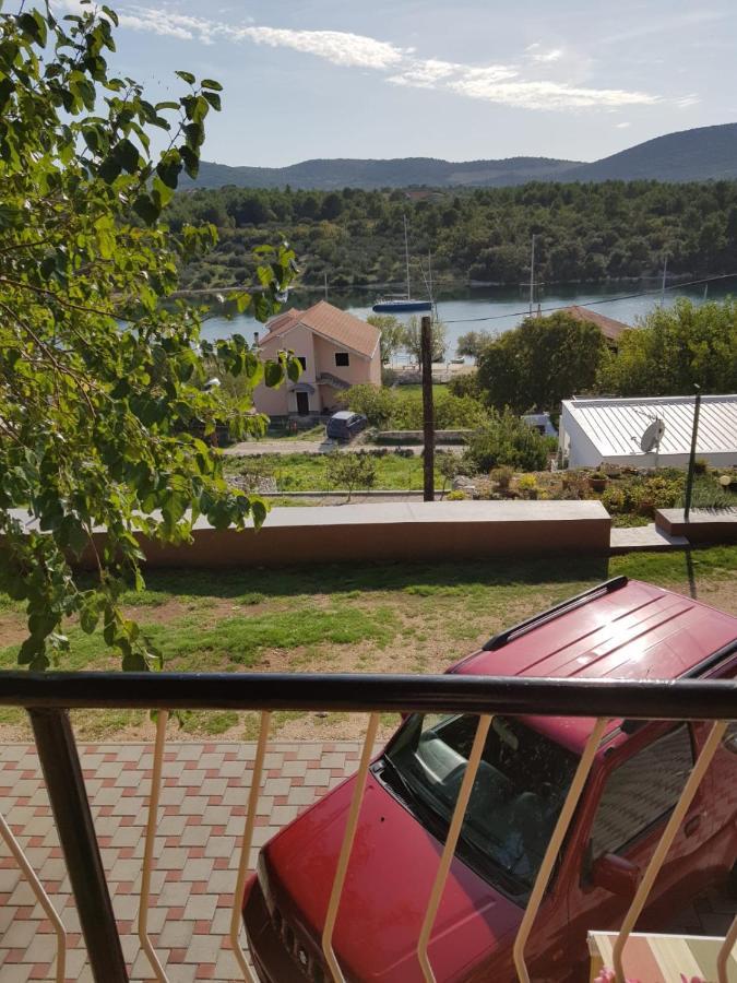 Apartmani Corleone Bilice Buitenkant foto